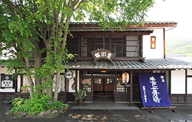 梅田屋旅館全景