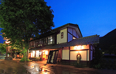 梅田屋旅館夜景